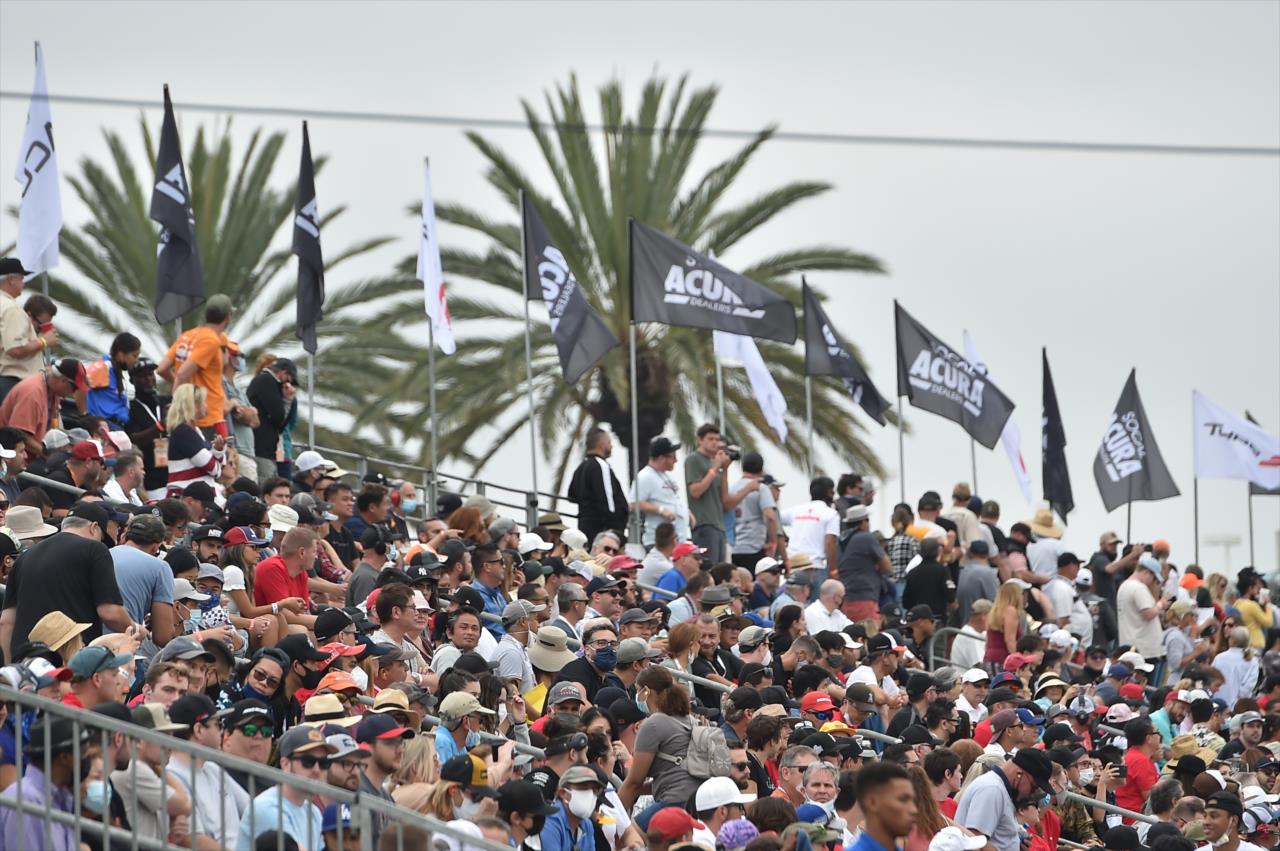 Fans - Acura Grand Prix of Long Beach -- Photo by: Chris Owens